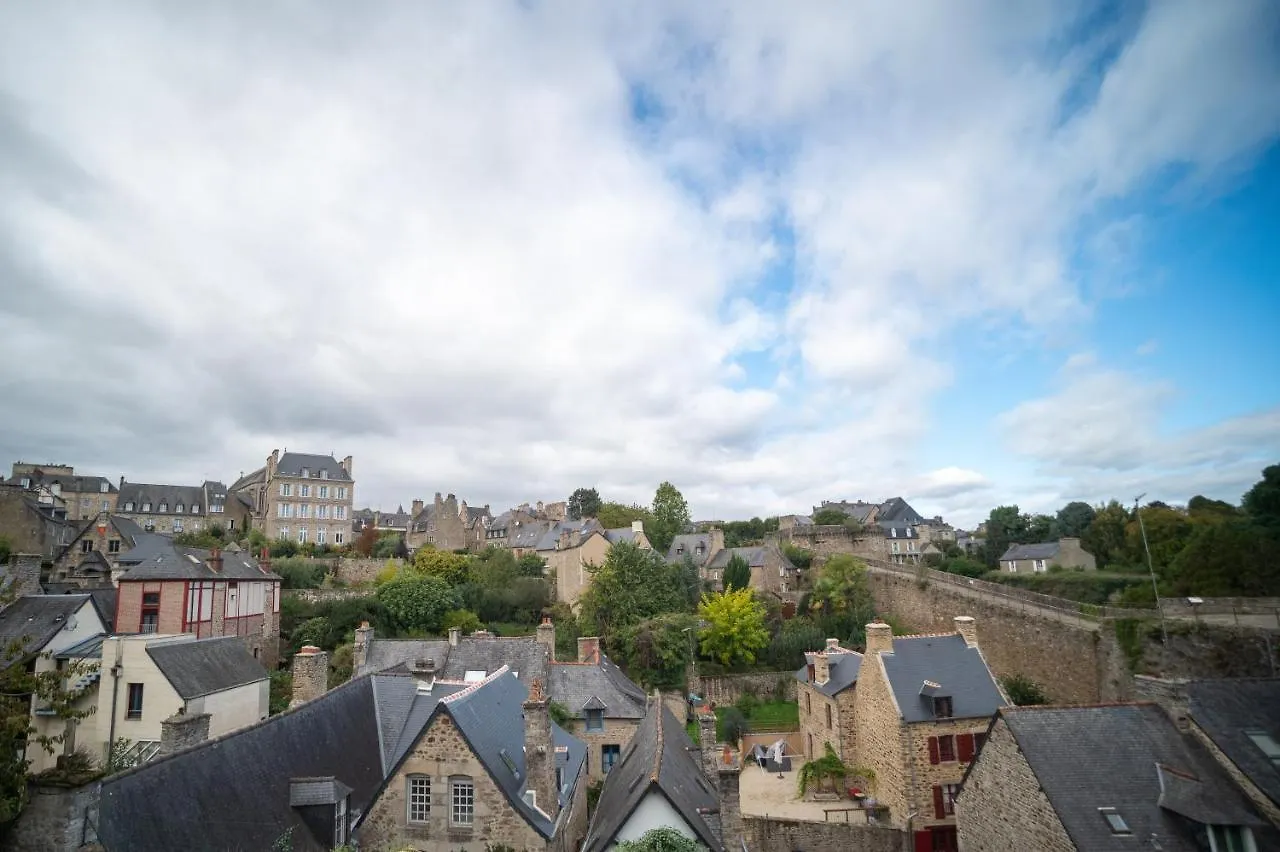 L'Horloge Apartment Dinan